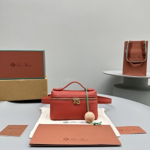 loro piana extra pocket pouch L16